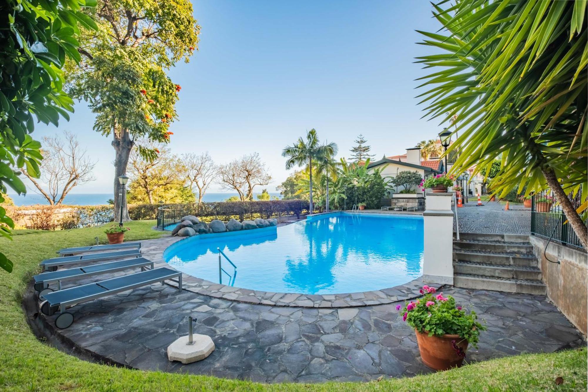 Luxury Oceanfront At Reid'S Gardens Leilighet Funchal  Eksteriør bilde